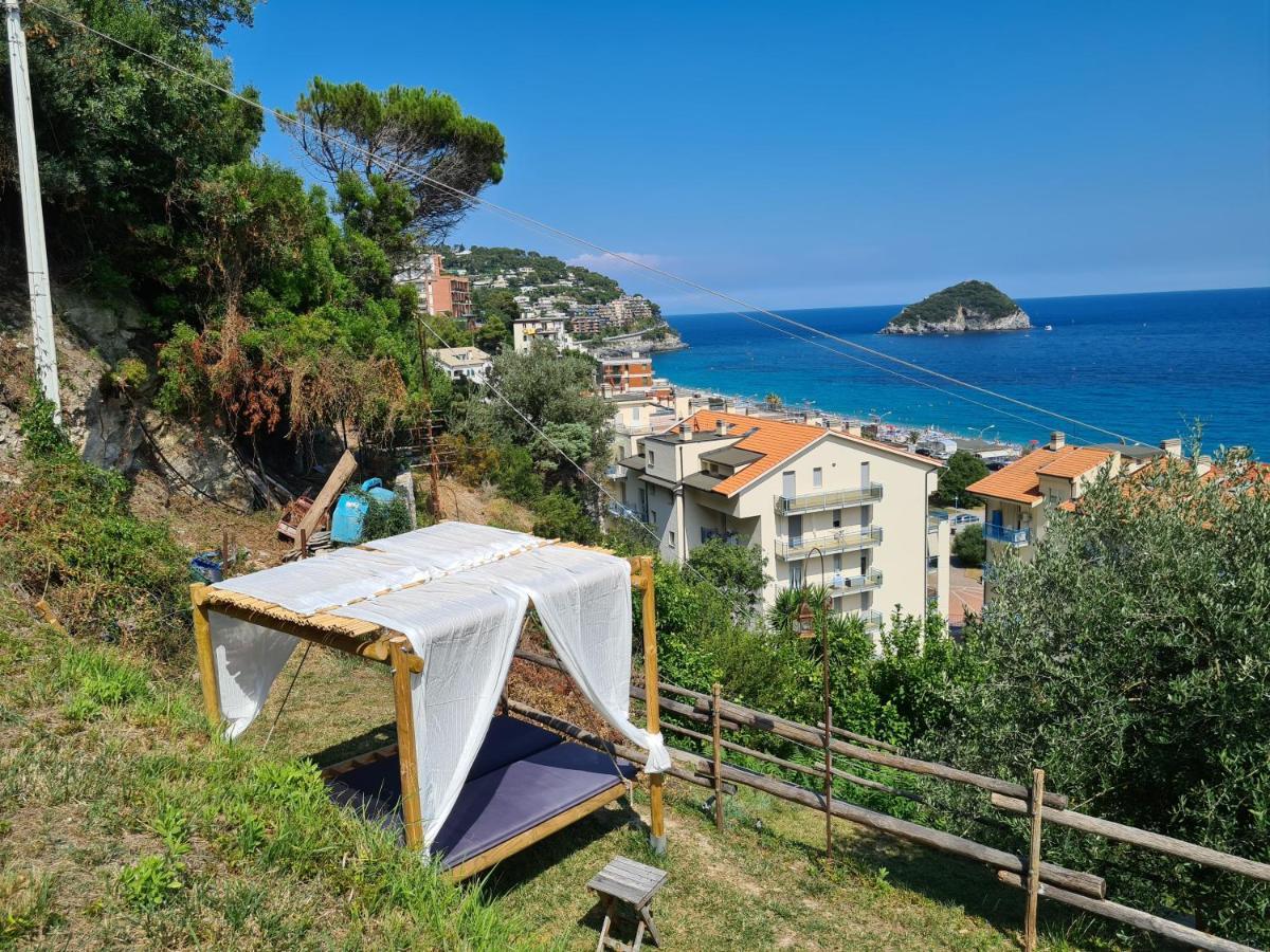 Soqquadro Art&Relax - Spotorno Apartment Exterior photo